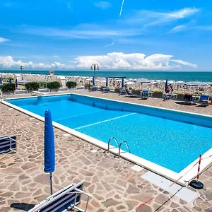  Appartamento Sea View With Swimming Pool Italia